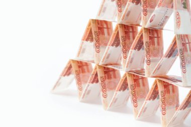 Para bankada depolamanın Rus yolu. Birçok kuş gagası-in beş bin.