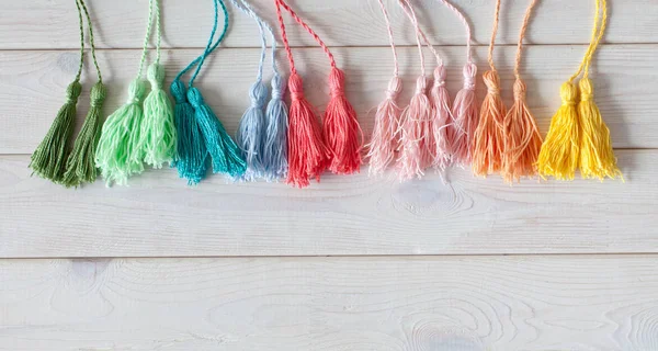 Tassels Made Thread Colored Yarn Coils Needle Accessories Needlework — Stock Photo, Image