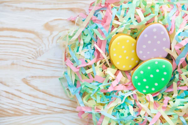 Easter homemade gingerbread cookie. Bird's nest Easter made from — Stock Photo, Image