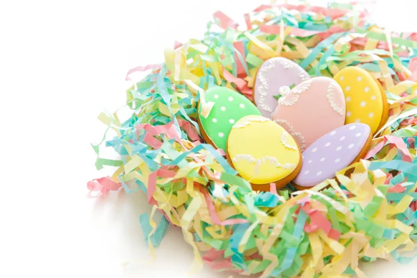 Galleta de jengibre casera de Pascua. Nido de aves Pascua hecho de — Foto de Stock