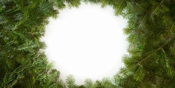 Cadre vert cercle de Noël isolé sur fond blanc. G — Photo