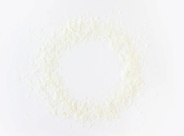 Marco redondo de confeti blanco. Fondo blanco. Comida festiva —  Fotos de Stock