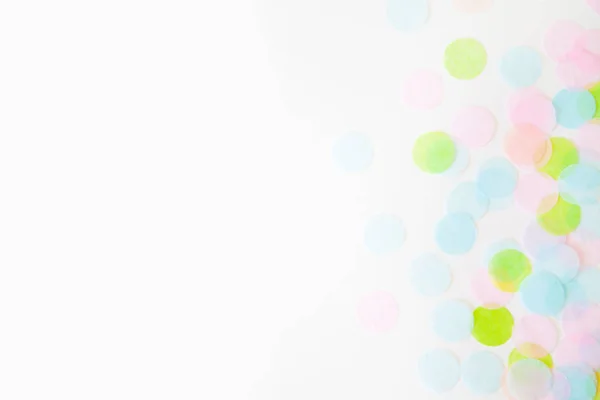 Cadre en confettis colorés. Fond blanc — Photo