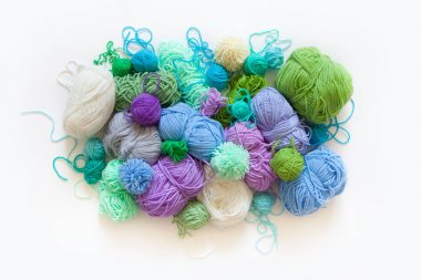 Yün soğuk gölgeler yukarıdan görünüyor. Gökkuşağı renkleri. Tüm renkler. 