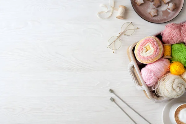 Cozy Homely Atmosphere Female Hobby Knitting Yarn Warm Colors Pink — Stock Photo, Image