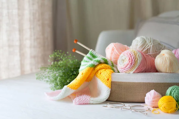Cozy Homely Atmosphere Female Hobby Knitting Yarn Warm Colors Pink — Stock Photo, Image