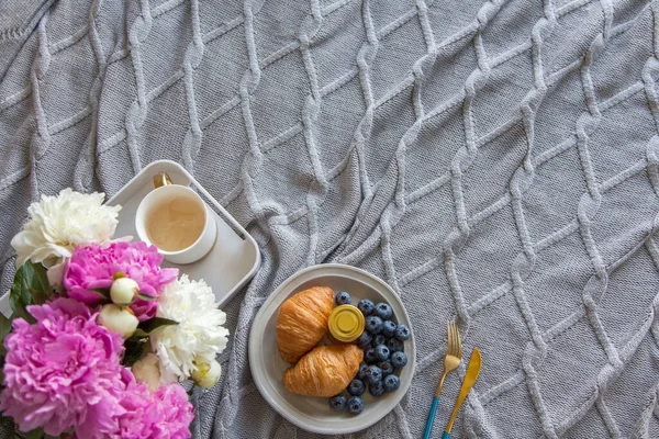 Cozy Breakfast Bed Cup Coffee Blueberries Jam Crois — Stock Photo, Image