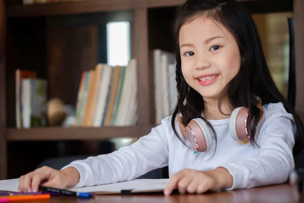 Cute Girl Smiled Sitdown Drawing Book Library Children Concept Education — Stock Photo, Image