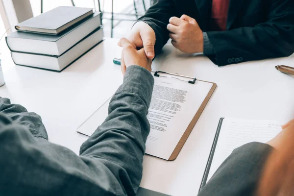 Aperto Mão Advogado Inteligente Com Conselhos Escritório Antes Considerar Julgamento — Fotografia de Stock