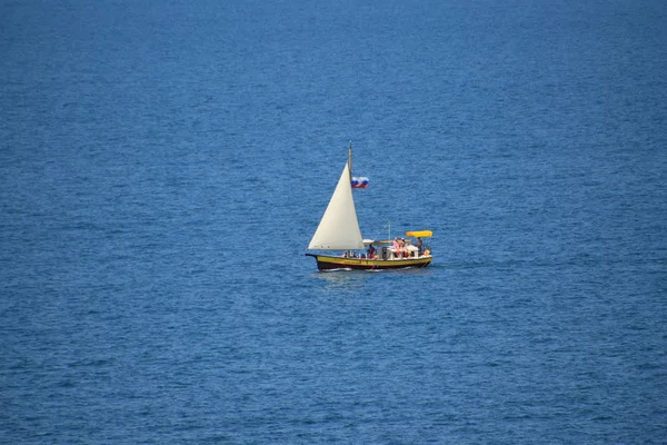 Yüksek denizlerde yelken