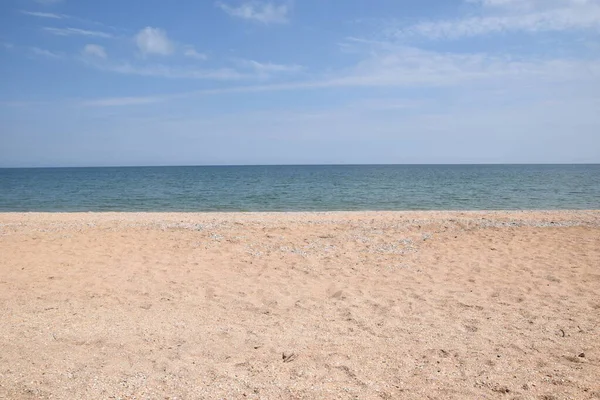 Yazın Azov Denizi kıyısında