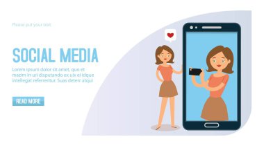 Sosyal medya kalbi olan akıllı telefonu simge afişi gibi kullanan bir kadın. Ağ siteleri için resim çeken bir kız. Web sitesi tasarımı. Kadın karakter selfie çekmekten hoşlanıyor..