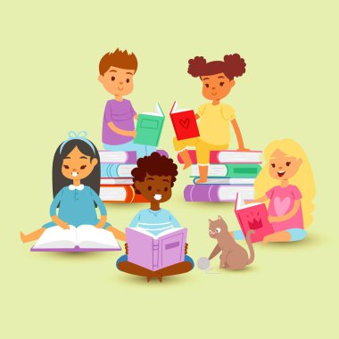 Çocuklar kedi karikatür vektör illüstrasyon ile kitap yığını üzerinde daire içinde okuma. Okul eğitimi ve bilgi kavramı. Farklı milletlerden çocuklar sarı arka plan üzerinde izole kitap okuyor