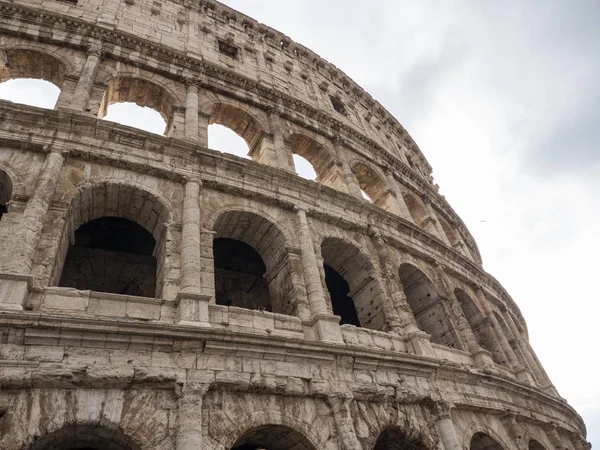 Closeup Low Angle View of Colosseum Ruínas em Roma, Itália — Fotografia de Stock