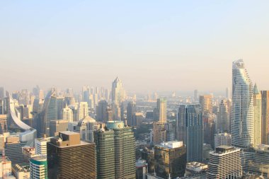 Tayland - 23 Aralık 2017: Arial görünümü Bangkok şehir şehir merkezinde gün batımı sırasında.