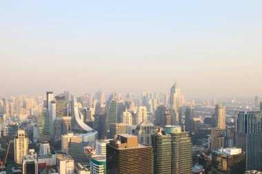 Tayland - 23 Aralık 2017: Arial görünümü Bangkok şehir şehir merkezinde gün batımı sırasında.