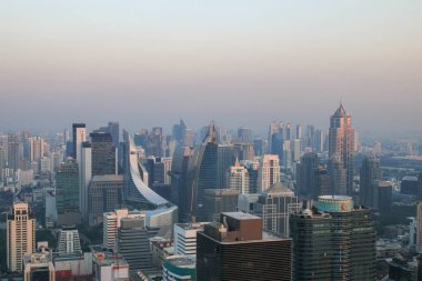 Tayland - 23 Aralık 2017: Arial görünümü Bangkok şehir şehir merkezinde gün batımı sırasında.