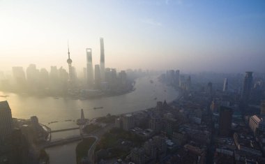 Liman tarafından Shanghai şehrin havadan görünümü