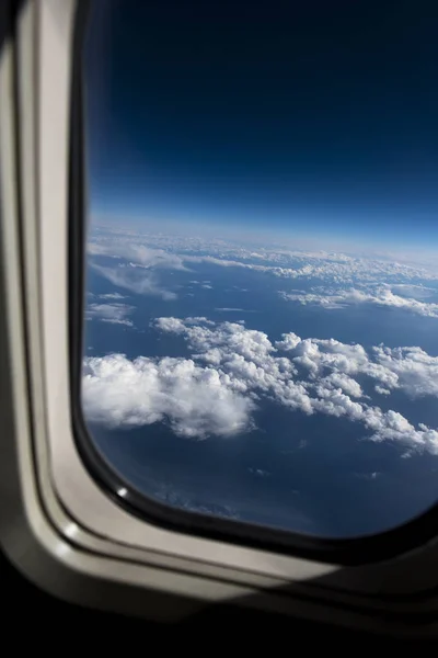 Hermosa Vista Nubes Desde Ventana Del Avión —  Fotos de Stock