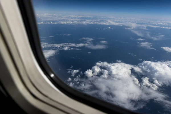 Hermosa Vista Nubes Desde Ventana Del Avión —  Fotos de Stock