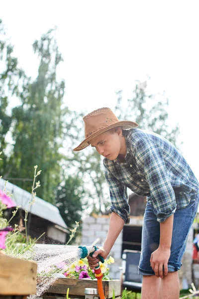 Kille Häller Vatten Skörden Byn — Stockfoto