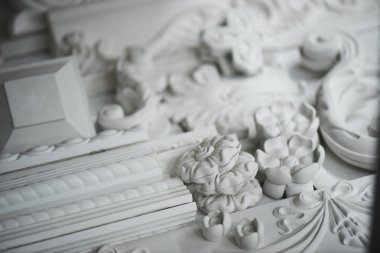 Beyaz dekoratif sanat ayrıntıları sıva el yapımı