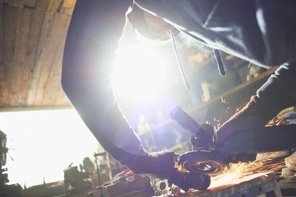 Maître Vélo Professionnel Meulage Soudures Par Roue Électrique Sur Structure — Photo