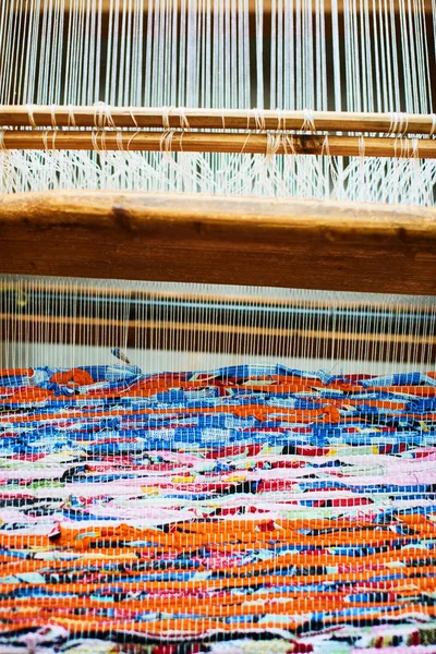 Барвистий Текстиль Ручної Роботи Ткацькому Верстаті — стокове фото