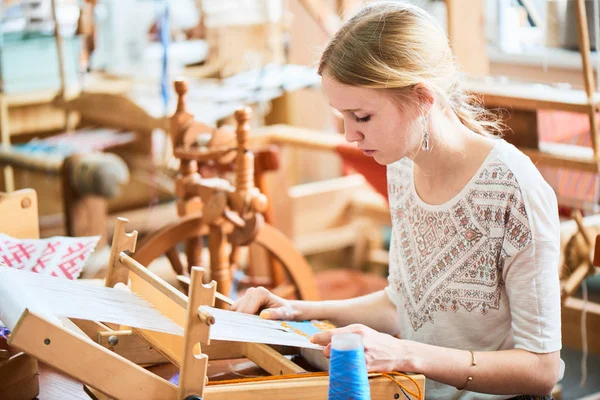 Professional Blonde Woman Production Process Textiles Handmade Loom — Stock Photo, Image