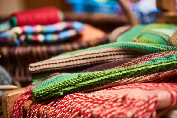 Handgemaakte Kleurrijke Textiel Houten Tafel Close — Stockfoto