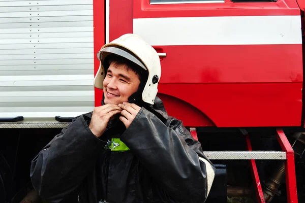 Retrato Bombero Asiático Kazajo Trabajo — Foto de Stock