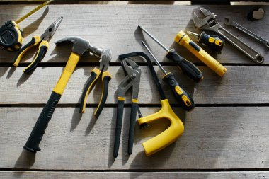 tamir araçları kopya alanı ile ahşap arka plan üzerinde