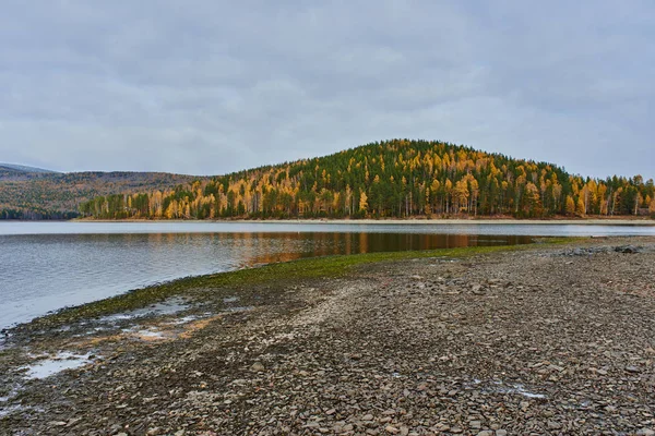 Fundo Bela Natureza Com Montanhas Lago — Fotografia de Stock