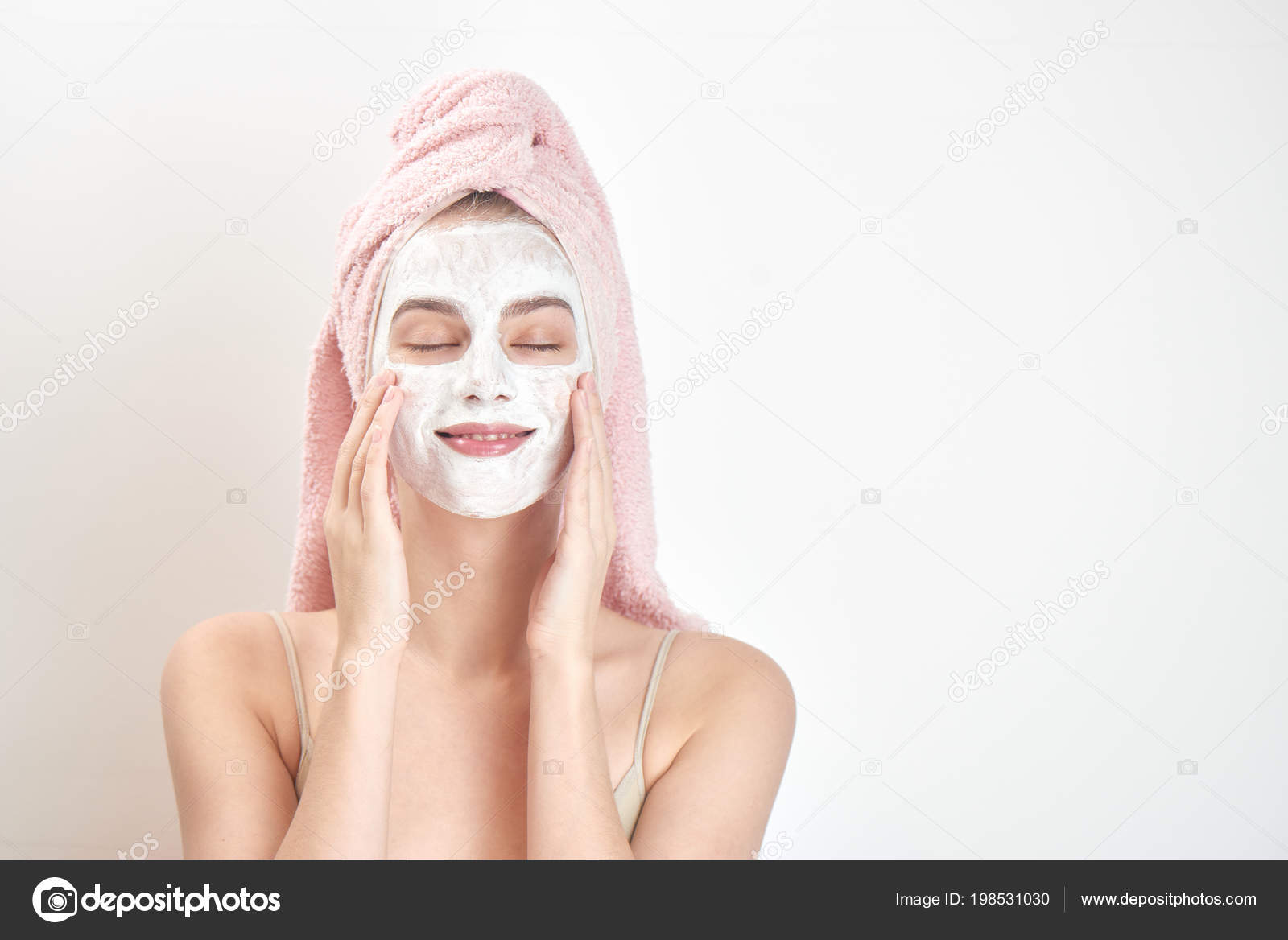 fisting-s-maskoy-na-litse-foto-porno-video-konchit-na-pizdu