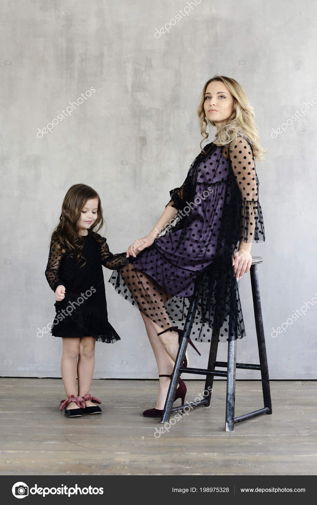 Mom and daughter Photoshoot Poses 2023 || Best Mother and Daughter  Photoshoot Ideas 2023 - YouTube