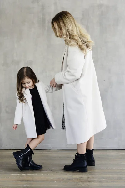 Mom Daughter Warm Same White Coats Holding Hands While Standing — Stock Photo, Image