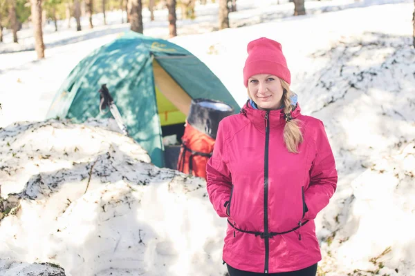 Female Tourist Wearing Pink Hat Jacket Standing Tent Spring Sunny — Stock Photo, Image