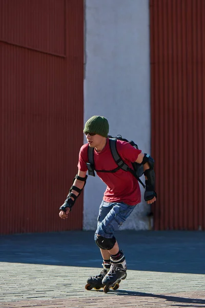 Skater Backpack Equipment Riding Roller Skates Red Building Background — Stock Photo, Image