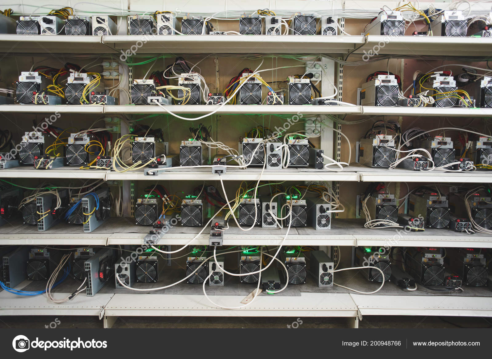 Shelves Professional Equipment Farm Bitcoin Cryptocurrency Mining — Stock  Photo © amixstudio #200948766