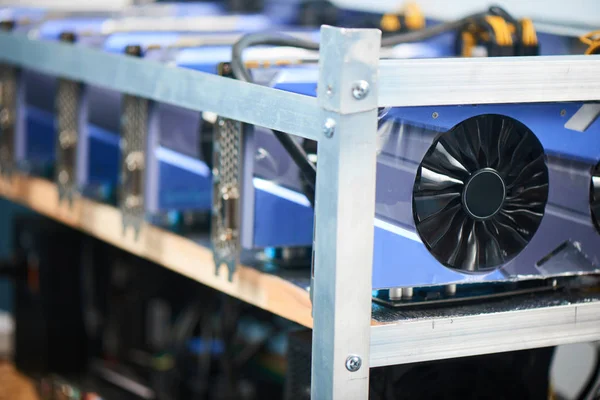 raf kümesiyle bitcoin cryptocurrency incelemesi için ekran kartları