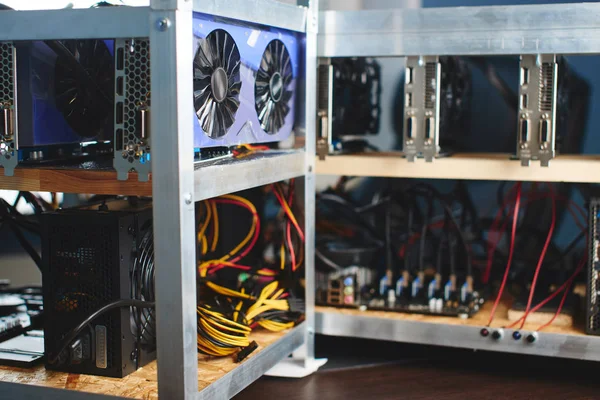 Farm Graphics Cards Mining Crypto Currencies Shelves — Stock Photo, Image