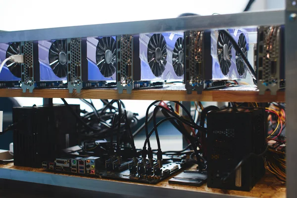 Farm Graphics Cards Mining Crypto Currencies Shelves — Stock Photo, Image