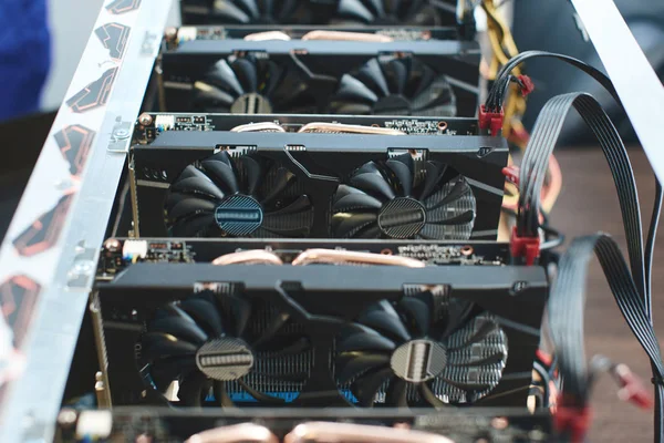 Çiftlik grafik kartları incelemesi kripto para birimleri için