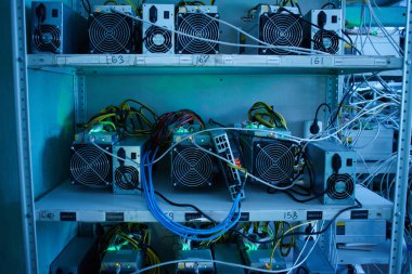 bitcoin cryptocurrency araştırma grubu için ekipman ile depolama