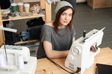 terzi dikiş dikiş makinesi atelier bezle