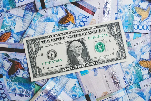 Amerikaanse Dollar Stapel Van Kazachs Tenge Achtergrond Business Financiën Concept — Stockfoto
