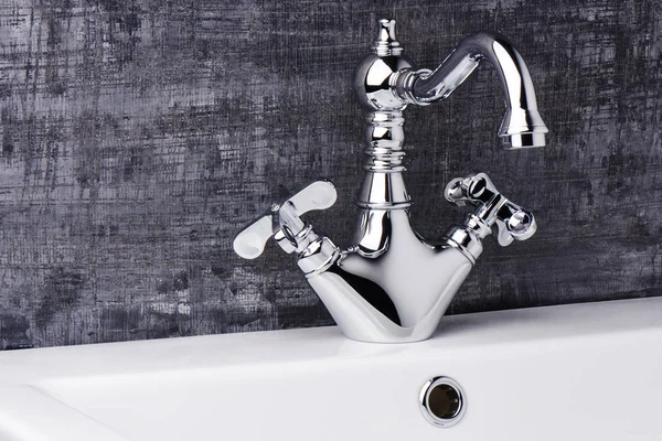 Plomberie Intérieur Salle Bain Évier Robinet Sur Fond Noir Blanc — Photo