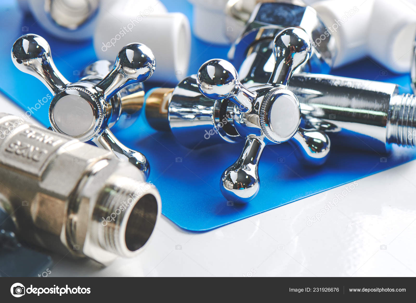 Peças Encanamento Acessórios Ferramentas Sobre Fundo Branco Azul — Foto ©  amixstudio #231926676, image size:1600x1167
