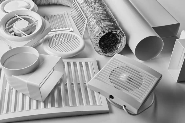 Havalandırma sistemi bileşenlerini beyaz arka plan yan görünüm