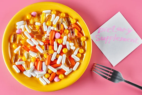 Concept Alternative Medicine Vitamins Capsules Nutrients Tablets Pills Yellow Plate — Stock Photo, Image